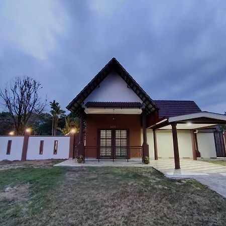 Auro-Villa 1237 With Private Zen Pool Alor Gajah Eksteriør bilde